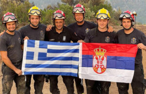 ŠTO DA NE KAŽEM – KLEČIMO PRED VAŠOM DOBROTOM