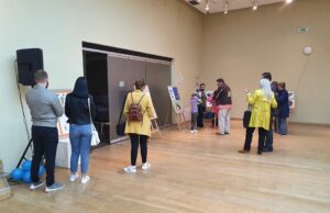 Otvorena izložba radova dece sa autizmom “Crtežom ti pričam 2” u Oficirskom domu