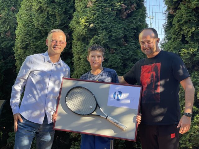 Reket 1. Milan Bogdanović, Aleksandar Žikić i Nikola Živković