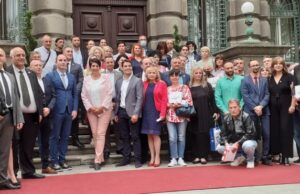 „Za lepšu školu“ predstavnicima niških osnovnih škola podeljeni su dronovi