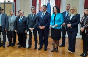 GRUPA FRANKOFONIH AMBASADORA U POSETI NIŠU – Sedam ambasadora boravilo u istom danu u Nišu