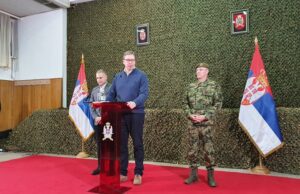 Vučić se sastao sa predstavnicima Vojske u Nišu: Na godišnjem nivou više od 500 miliona za Vojsku nego do sada