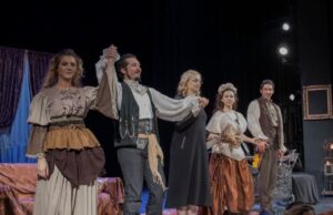 U sali Narodnog pozorištakomične opere „Služavka gospodarica“ Đovanija Batiste Pergolezija