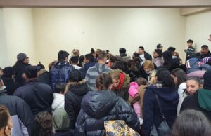 Deda Mraz podelio paketiće u Romskom kulturnom centru