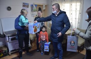 Uoči Božića predsednik opštine Bela Palanka obišao socijalno ugrožene porodice