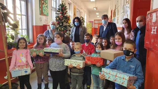 Podela paketića foto GP018