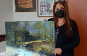 Slike humanitarno-prodajne izložbe preseljene u opštinu