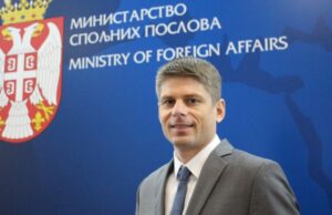 ŠTO DA NE KAŽEM – POVAMPIRENI IZDAJNICI