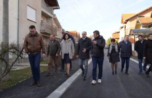 Asfaltirana Žička ulica na Panteleju