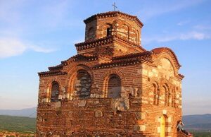 Uređenje prilaza crkvi Svete trojice