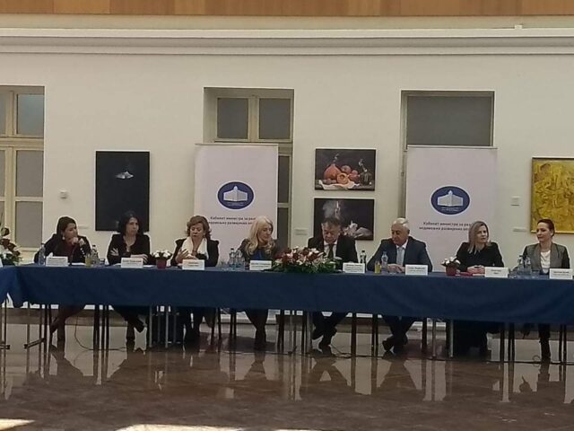 received_331159612391289