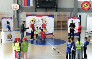 Pobednički tim JPU „Pčelica“ u poznavanju saobraćajnih propisa Sara Cvetković, Dušan Zdravković, Sofija Stamenković i Janko Ristić osvojili su drugo mesto na regionalnom takmičenju „Pažljivkova smotra“