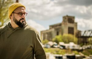 Novi termin i lokacija za koncert Marka Louisa – 25. septembar u dvorištu kluba „Istina mašina” Marko Lousi