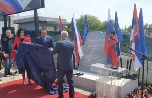 Oktriven spomenik crvenoarmejcima poginulim u Niškom incidentu 1944. godine