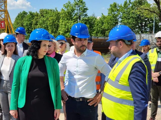 received_587379752324371