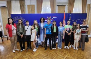 U Gradskoj kući upriličen prijem za decu iz OŠ „Miladin Popović“ sa Kosova i Metohije