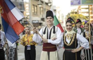 FOLKLOR SE VRATIO U NIŠ: KONCERTOM NA LETNjOJ POZORNICI POČEO 15. MEĐUNARODNI STUDENTSKI FESTIVAL FOLKLORA