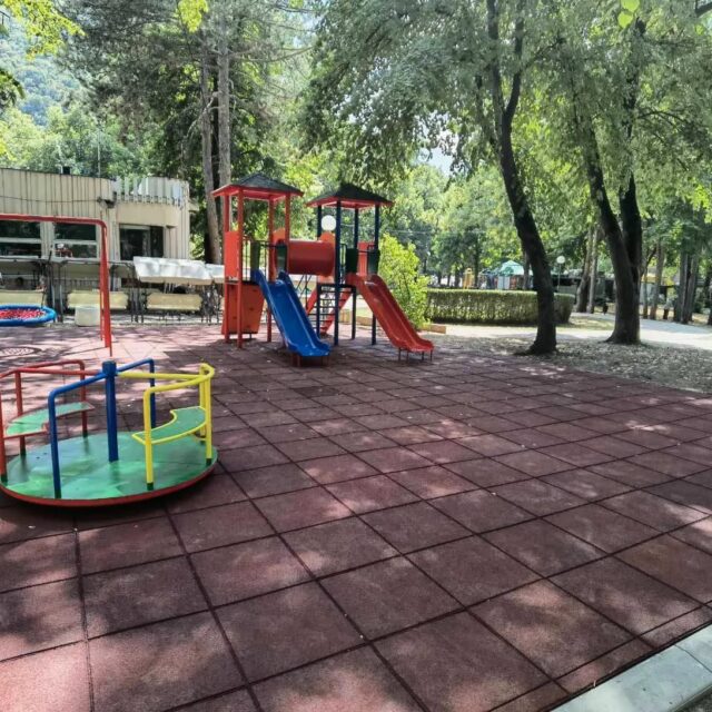 Dečiji mobilijar foto Opština Niška Banja