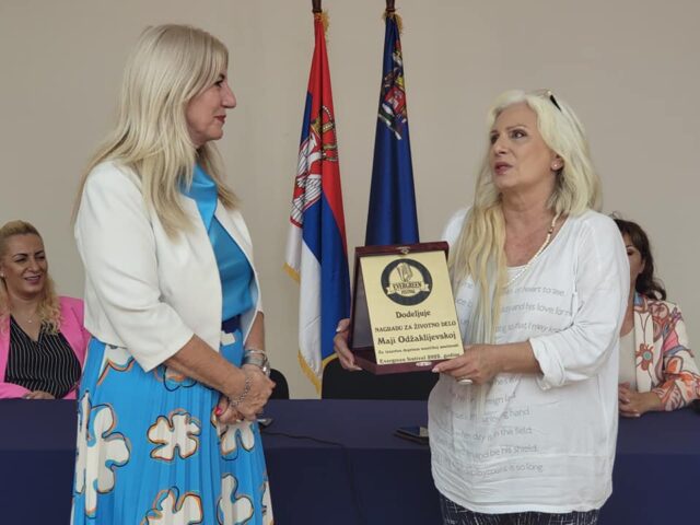 Dušica Davidoviić i Maja Odžaklijevska foto GP018