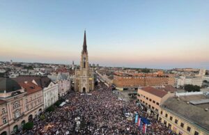 ŠTO DA NE KAŽEM – OLUJA IZ VIŠE UGLOVA