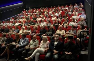 Ovacije na svetskoj premijeri filma ,,STRADANjE SRBA U KARAŠJOKU“ u Nišu