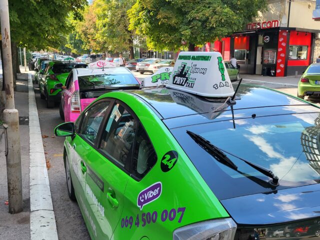 Taksi vozila Niš foto GP018