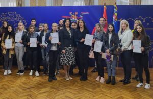 Podeljeni sertifikati pripadnicima romske nacionalnosti za prekvalifikaciju