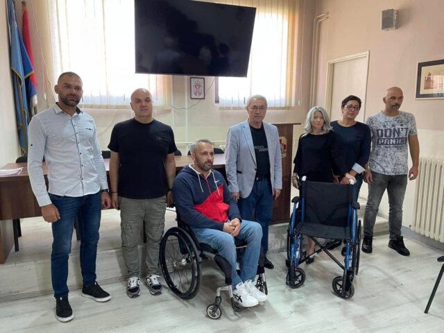 Predaja donacije GO Crveni Krst foto GP018