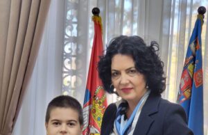 Upriličen doček za Mihajla Aranđelovića, osvajača trećeg mesta na muzičkom festivalu u Varni