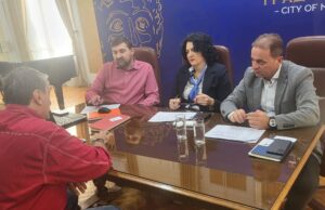 Putevi tema novog prijema građana, iz „Direkcije“ najavljuju uređenje puta za Donje Vlase, koji je saniran tepisima