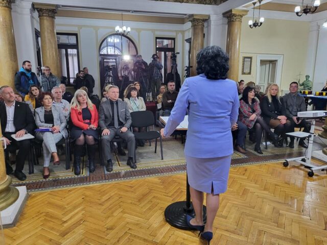 Obraćanje Dragane Sotirovski foto GP018