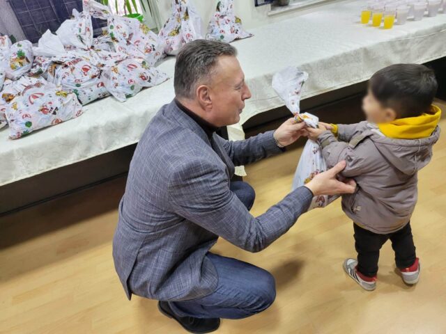 Podela paketića foto GP018