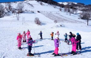 Mališani JPU „Pčelica“ Niš boravili su na organizovanom zimovanju od 03. februara do 10. marta 2023. godine.