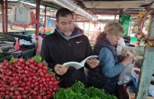 Кnjige na poklon korisnicima pijačnih usluga i kupcima na pijaci Кrive livade