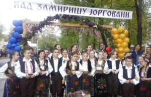 Manifestacija „Kad zamirišu jorgovani“ u Niškoj Banji 27.4.2023