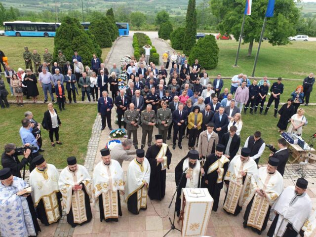 Državna ceremonija na Čegru foto GP018
