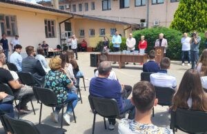 Opština Crveni Krst nagradila najbolje učenike i studente