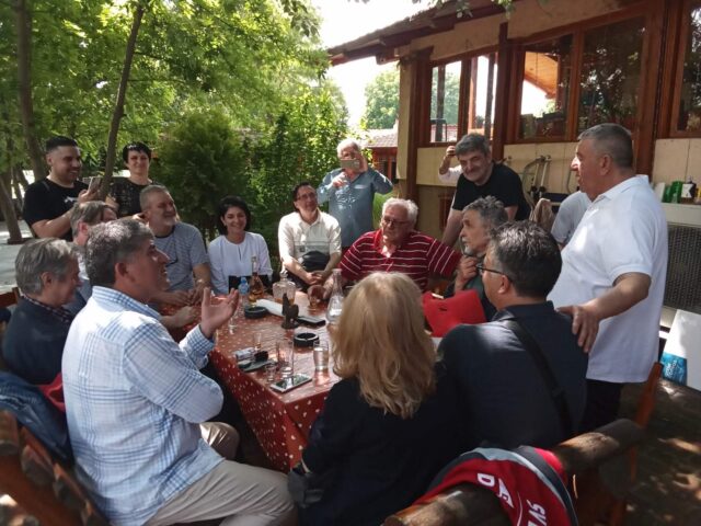 received_272810061925825