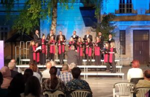 SINOĆ POČELO „HOROVANJE“, VEČERAS NASTUPI HOROVA IZ BANJALUКE I TURSКE