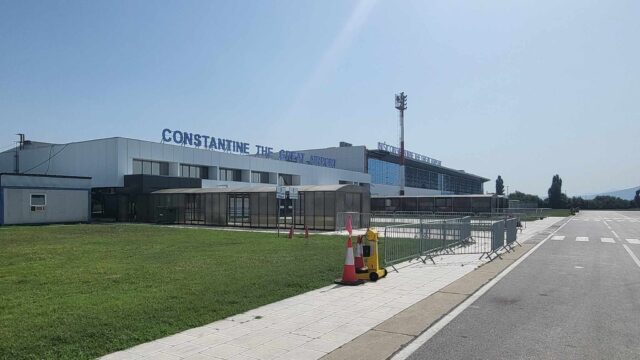 Stara i Nova zgrada Aerodrom Konstantin veliki Niš foto GP018 Stara i Nova zgrada Aerodrom Konstantin veliki Niš foto GP018