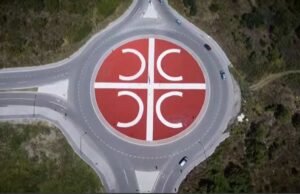 4 slova „S“ na kružnom toku u Nišu