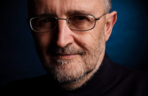 Srpski i svetski pisac, esejista, prevodilac, izdavač, urednik, scenarista i profesor dr Zoran Živković laureat nagrade „Ramonda serbika“ za 2023. godinu