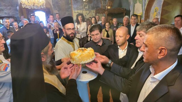 Rezanje kolača GO Palilula foto GP018