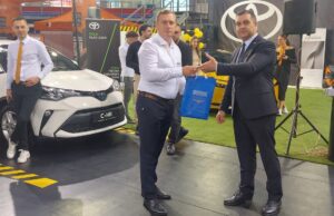 Predsednik Gradske opštine Medijana, Nebojša Кocić, uručio je priznanja za najštand i najautomobil XIV Auto Moto Festa.