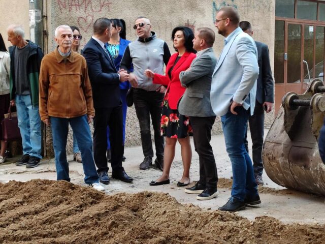 received_1440334016528748