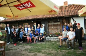 Članice niškog Udruženja za pomoć osobama sa autizmom prisustvovale kampu za osobe sa autizmom u Kniću