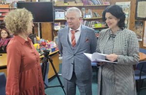 Kompanija iz Gadžinog Hana obradovala đake novim knjigama