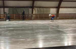 Počele čarolije na ledu. Otvoreno klizalište na „Čairu“