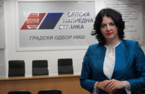 Dragana Sotirovski: Vrhunac delovanja opozicije je želeti i pozivati na smrt predsednika Srbije Aleksandra Vučića Vrhunac delovanja opozicije je želeti i pozivati na smrt predsednika Srbije Aleksandra Vučića