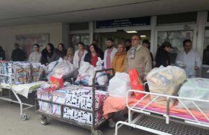 Humani žandarmerci. Poklonima obradovali decu koja se leči u Kliničkom centru